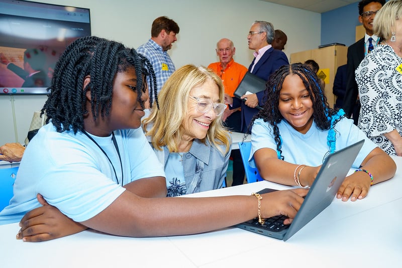 54743917695_329560788c_c